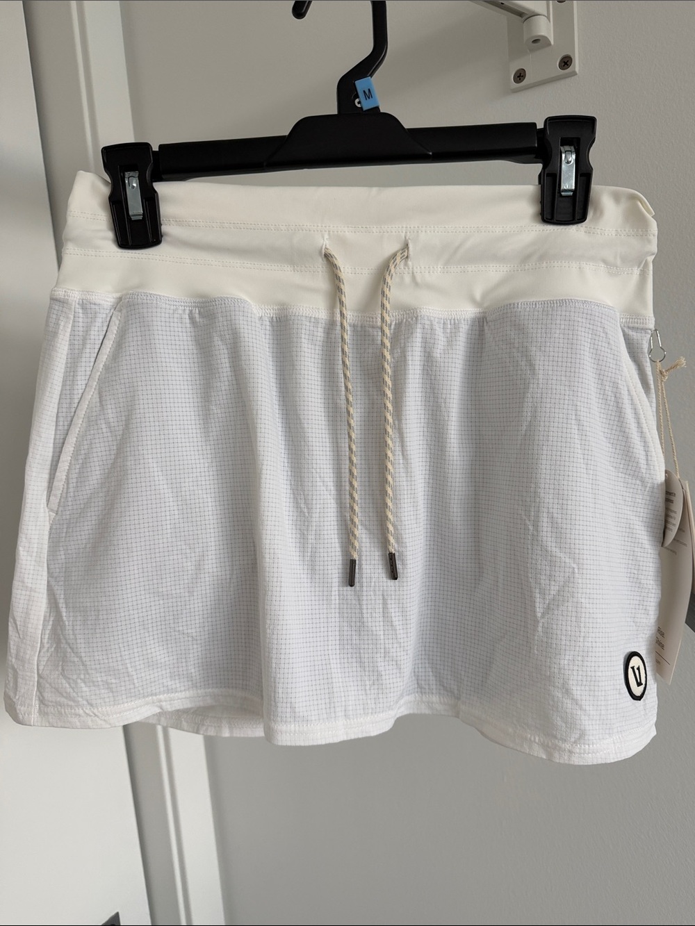 Vuori Women's White Athletic Drawstring Skirt M BNWT